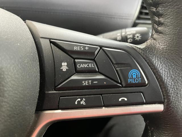 セレナ ｅ－パワー　ハイウェイスターＶ　ｅパワーハイウェイスターＶ＿ツインモニタ－＿プロパイロッド　ステアリングリモコン　スマートキー　純正アルミホイール　ＬＥＤヘッドライト　クルーズコントロール　両側パワースライドドア（22枚目）