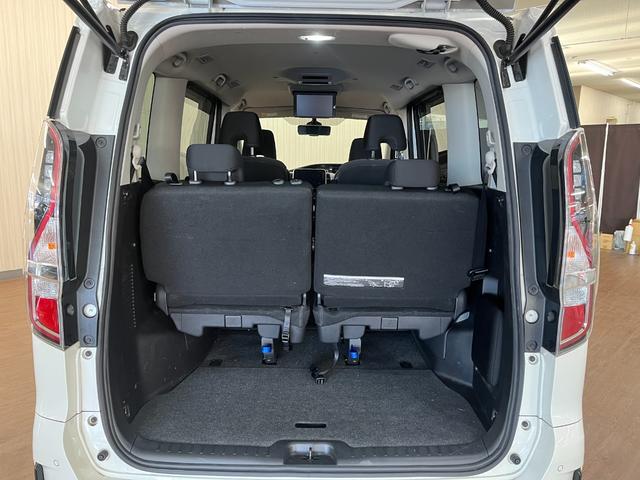 セレナ ｅ－パワー　ハイウェイスターＶ　ｅパワーハイウェイスターＶ＿ツインモニタ－＿プロパイロッド　ステアリングリモコン　スマートキー　純正アルミホイール　ＬＥＤヘッドライト　クルーズコントロール　両側パワースライドドア（37枚目）