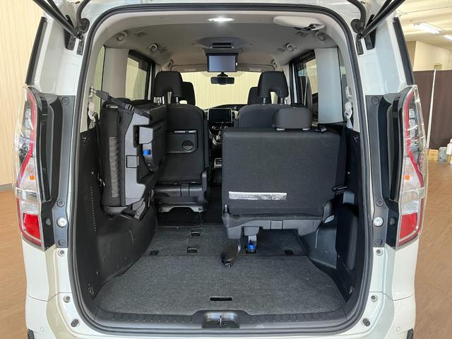 セレナ ｅ－パワー　ハイウェイスターＶ　ｅパワーハイウェイスターＶ＿ツインモニタ－＿プロパイロッド　ステアリングリモコン　スマートキー　純正アルミホイール　ＬＥＤヘッドライト　クルーズコントロール　両側パワースライドドア（38枚目）