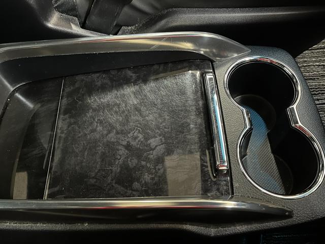 アルファード ２．５Ｓ　タイプゴールド　２．５Ｓタイプゴールド＿モデリスタエアロ＿ＳＲ　純正ディスプレイオーディオ／フルセグＴＶ／バックカメラ　両側パワースライドドア　パワーバックドア　純正アルミホイール　オットマン　ＥＴＣ　スマートキー（33枚目）