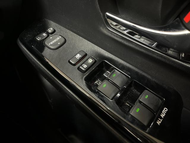 プリウスアルファ Sツーリングセレクション・GRスポーツ SツーリングセレクションGRスポーツ_純正ナビ/フルセグTV/バックモニター/bluetooth ドライブレコーダー ステアリングリモコン ETC プッシュスタート スマートキー 純正アルミホイール(20枚目)