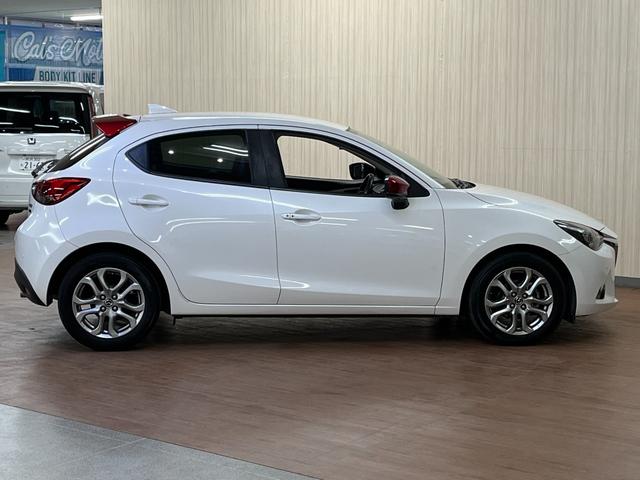 デミオ XDノーブルクリムゾン_360°モニタ-_純正ナビ/フルセグTV ETC ステアリングリモコン クリアランスソナー スマートキー シートヒーター 純正アルミホイール LEDヘッドライト(9枚目)