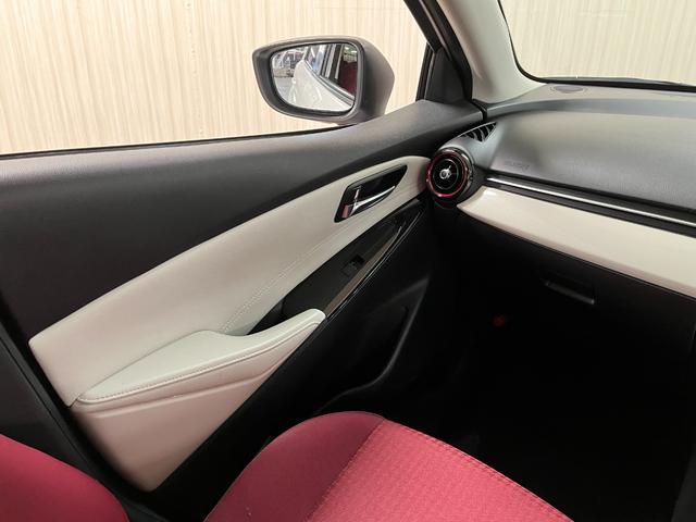 デミオ XDノーブルクリムゾン_360°モニタ-_純正ナビ/フルセグTV ETC ステアリングリモコン クリアランスソナー スマートキー シートヒーター 純正アルミホイール LEDヘッドライト(12枚目)