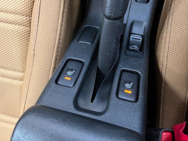 コペン 　ローブ＿純正ナビ／フルセグＴＶ／バックカメラ／ｂｌｕｅｔｏｏｔｈ＿ＥＴＣ＿ＬＥＤヘッドライト　純正アルミホイール　ドライブレコーダー　シートヒーター　電動格納ミラー　スマートキー（19枚目）