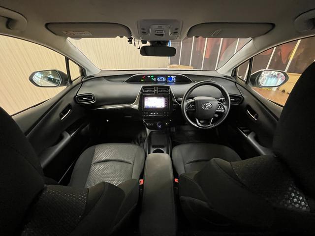 プリウス Ｓ　Ｓ＿純正ナビ／ワンセグＴＶ／バックモニタ－／ｂｌｕｅｔｏｏｔｈ＿ＥＴＣ＿クルーズコントロール＿トヨタセーフティセンス　ステアリングリモコン　純正アルミホイール　ＬＥＤヘッドライト　スマートキー（10枚目）