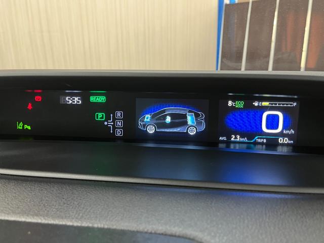 プリウス Ｓ　Ｓ＿純正ナビ／ワンセグＴＶ／バックモニタ－／ｂｌｕｅｔｏｏｔｈ＿ＥＴＣ＿クルーズコントロール＿トヨタセーフティセンス　ステアリングリモコン　純正アルミホイール　ＬＥＤヘッドライト　スマートキー（14枚目）