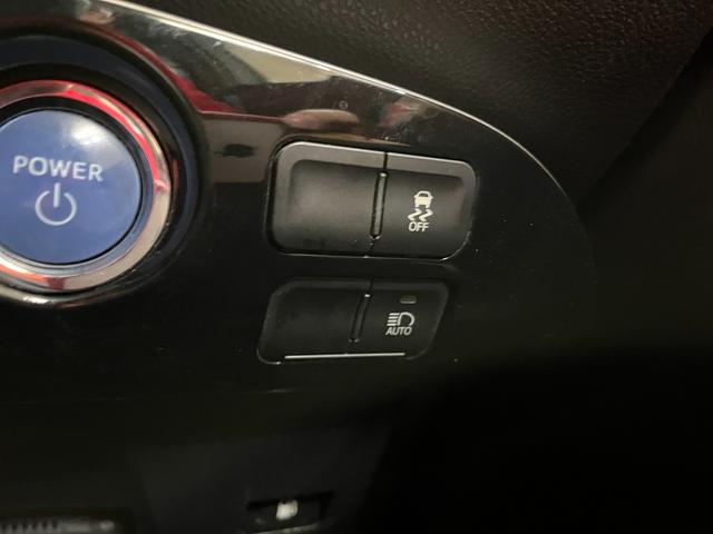 プリウス Ｓ　Ｓ＿純正ナビ／ワンセグＴＶ／バックモニタ－／ｂｌｕｅｔｏｏｔｈ＿ＥＴＣ＿クルーズコントロール＿トヨタセーフティセンス　ステアリングリモコン　純正アルミホイール　ＬＥＤヘッドライト　スマートキー（19枚目）