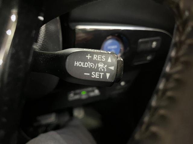 プリウス Ｓ　Ｓ＿純正ナビ／ワンセグＴＶ／バックモニタ－／ｂｌｕｅｔｏｏｔｈ＿ＥＴＣ＿クルーズコントロール＿トヨタセーフティセンス　ステアリングリモコン　純正アルミホイール　ＬＥＤヘッドライト　スマートキー（20枚目）