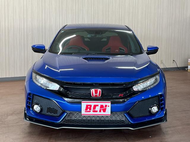 シビック タイプＲ　タイプＲ＿無限マフラ－・テール＿６速　純正ナビ／フルセグＴＶ／ｂｌｕｅｔｏｏｔｈ／バックカメラ　ステアリングリモコン　純正アルミ　ＬＥＤヘッドライト　レカロシート　プッシュスタート　スマートキー（2枚目）