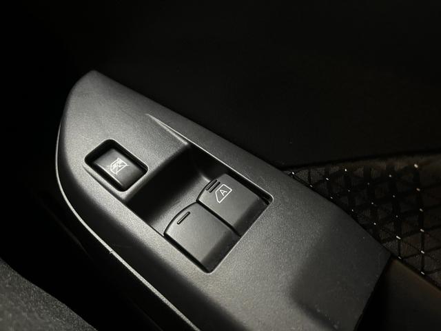 キャラバン ロングプレミアムＧＸ　バンプレミアムＧＸ＿アラウンドビューモニター＿純正ナビ／ｂｌｕｅｔｏｏｔｈ／フルセグＴＶ　ＬＥＤヘッドライト　ドライブレコーダー　ＥＴＣ　ステアリングリモコン　スマートキー　プッシュスタート（20枚目）