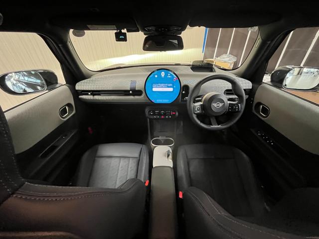 ＭＩＮＩ クーパーＳ　クーパーＳ＿純正ナビ／全方位モニタ－＿ルームミラ－ＥＴＣ　純正アルミ　ドライブレコーダー　ステアリングリモコン　スマートキー　ＬＥＤヘッドライト　前席シートヒーター　レーダークルーズ　電動格納ミラー（10枚目）