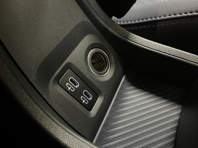 ＭＩＮＩ クーパーＳ　クーパーＳ＿純正ナビ／全方位モニタ－＿ルームミラ－ＥＴＣ　純正アルミ　ドライブレコーダー　ステアリングリモコン　スマートキー　ＬＥＤヘッドライト　前席シートヒーター　レーダークルーズ　電動格納ミラー（21枚目）