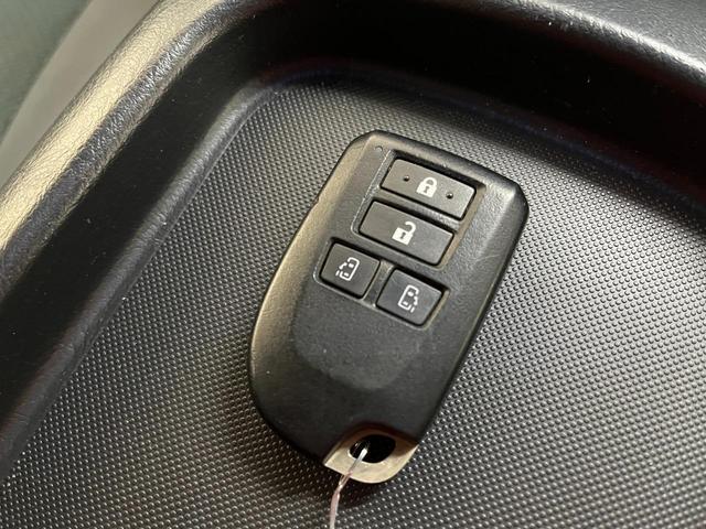 ハイエースバン 　ロングスーパーＧＬダークプライムＩＩ　社外ナビ／フルセグＴＶ／Ｂｌｕｅｔｏｏｔｈ／バックモニター　フリップダウンモニター　ステアリングリモコン　両側パワースライドドア　スマートキー　ＬＥＤヘッドライト（29枚目）