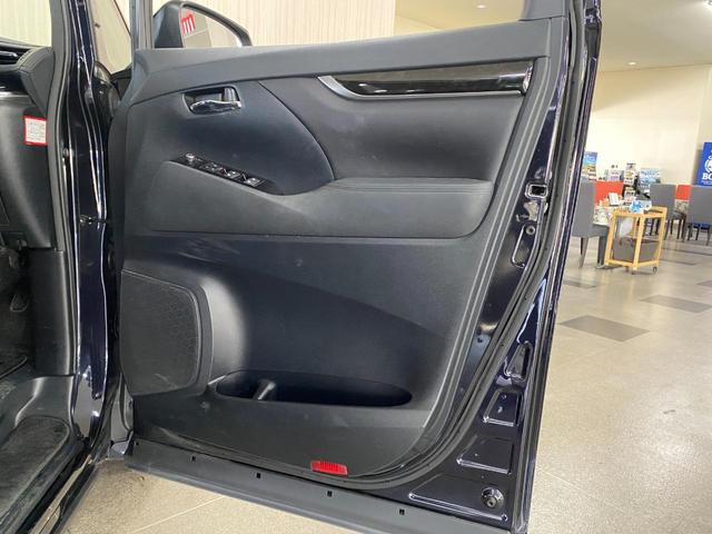 2.5S 純正9インチナビ フルセグテレビ バックカメラ 純正11インチフリップダウンモニター AMFMラジオ Bluetooth 純正アルミホイール 両側パワースライドドア オートエアコン CD DVD再生(59枚目)