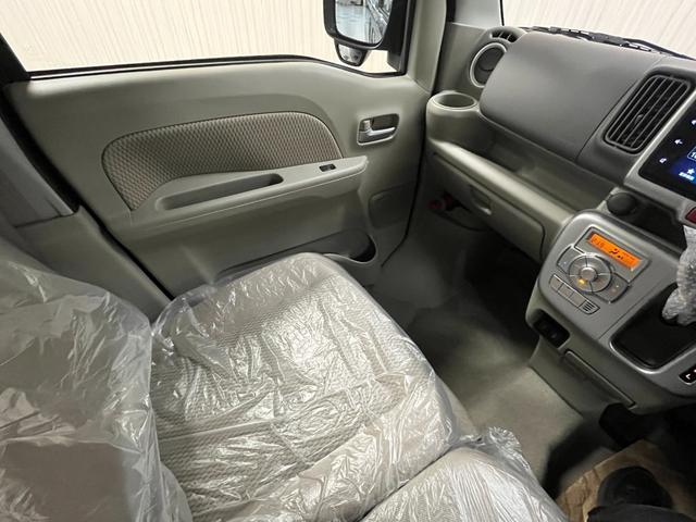 エブリイワゴン ＰＺターボスペシャル　届出済未使用車　ハイルーフ　スズキセーフティサポート　アイドリングストップ　バックアイカメラ付ディスプレイオーディオ　両側ＰＳＤ　ＬＥＤヘッドライト　電動オートステップ　運転席シートＨ　リヤヒーター（41枚目）