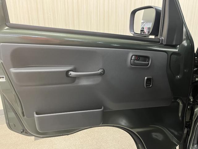 スーパーキャリイ Ｘ　届出済未使用車　４ＷＤ　スズキセーフティサポート　マニュアルエアコン　ＬＥＤヘッドライト　フォグランプ　電動格納ミラー　荷室三方開き　オートライト　クリアランスソナー　レーンアシスト　キーレス（25枚目）
