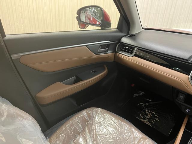 WR-V Z+ 登録済未使用車 ホンダセンシング クルーズコントロール LEDヘッドライト/フォグランプ 純正アルミホイール ステアリングスイッチ 電動格納ミラー プッシュスタート スマートキー 横滑り防止(11枚目)