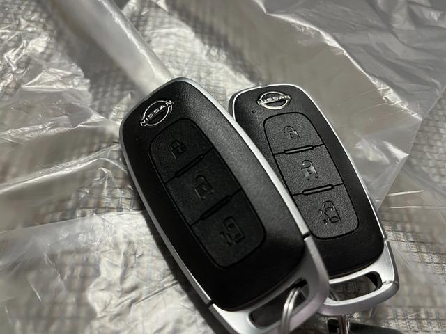 ルークス Ｘ　新車未届出車両　片側パワースライドドア　ＬＥＤヘッドライト　ステアリングリモコン　プッシュスタート　スマートキー　ウィンカー／電動格納ミラー　オートライト　ベンチシート（37枚目）