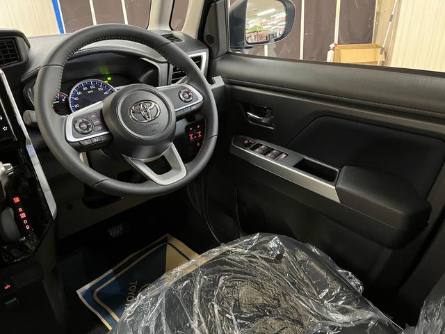 ルーミー カスタムＧ－Ｔ　登録済未使用車　ターボ　スマアシ　アイドリングストップ　９インチＤオーディオ　フルセグＴＶ　Ｂカメラ　ＢＴオーディオ　両側ＰＳＤ　ＬＥＤヘッドライト　アダプティブクルコン　前席シートＨ　ＨＤＭＩ端子（12枚目）