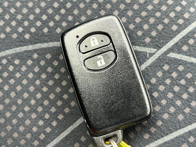 iQ 100G レザーパッケージ 100Gレザーパッケージ_純正HDDナビ_ワンセグTV プッシュスタート キーフリーリモコン シートリフター ライトレベライザー ETC(28枚目)