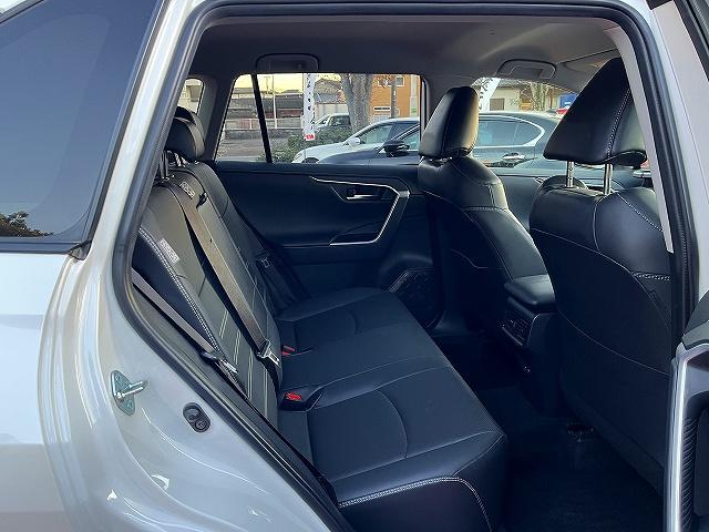 RAV4 G G_モデリスタエロ/4WD/禁煙車/TSS/純正9インチDA+ナビゲーション/パワーバックドア/キーフリーリモコン/プッシュスタート/ETC/LEDヘッドライト(12枚目)