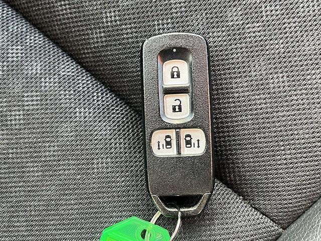 N-BOX G・ターボLパッケージ GターボLパッケージ/アンシンパッケージ/禁煙車/両側パワースライドドア/純正ナビゲーション/バックカメラ/キーフリーリモコン/プッシュスタート/HIDヘッドライト/ETC(30枚目)