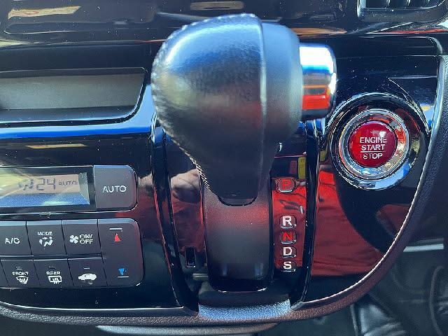 Ｎ－ＷＧＮカスタム Ｇ・ターボパッケージ　衝突軽減ブレーキ・純正ナビ・フルセグＴＶ・Ｂｌｕｅｔｏｏｔｈ・ＤＶＤ再生・バックカメラ・ＨＩＤヘッドライト・キーフリー・プッシュスタート・ＥＴＣ（20枚目）