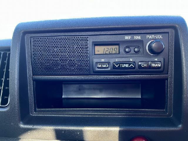 ミニキャブトラック ＶＸ－ＳＥ　４ＷＤ・ＡＭ／ＦＭラジオ・荷台作業灯・荷台ゴムマット・あおりチェーン・あおり＆鳥居ゴムカバー（11枚目）