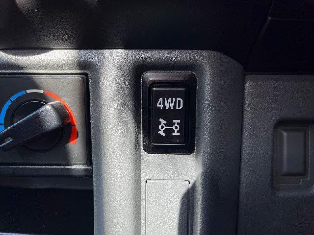 ミニキャブトラック ＶＸ－ＳＥ　４ＷＤ・ＡＭ／ＦＭラジオ・荷台作業灯・荷台ゴムマット・あおりチェーン・あおり＆鳥居ゴムカバー（12枚目）