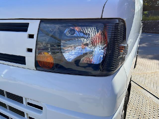 ミニキャブトラック ＶＸ－ＳＥ　４ＷＤ・ＡＭ／ＦＭラジオ・荷台作業灯・荷台ゴムマット・あおりチェーン・あおり＆鳥居ゴムカバー（18枚目）