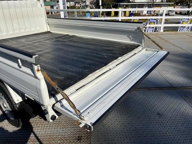 ミニキャブトラック ＶＸ－ＳＥ　４ＷＤ・ＡＭ／ＦＭラジオ・荷台作業灯・荷台ゴムマット・あおりチェーン・あおり＆鳥居ゴムカバー（36枚目）