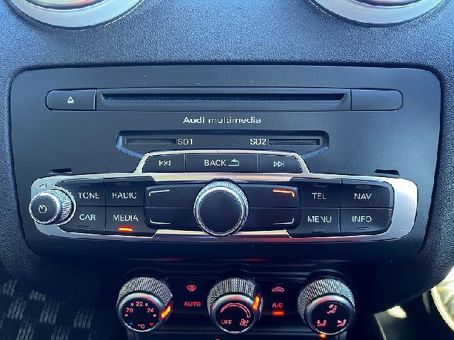 Ａ１ アドマイアードプラスリミテッド　禁煙車・純正ナビ・フルセグＴＶ・Ｂｌｕｅｔｏｏｔｈ・ＤＶＤ再生・１７インチアルミホイール・ＨＩＤヘッドライト・フォグランプ・バックフォグランプ・キーフリー・プッシュスタート・オートライト（14枚目）