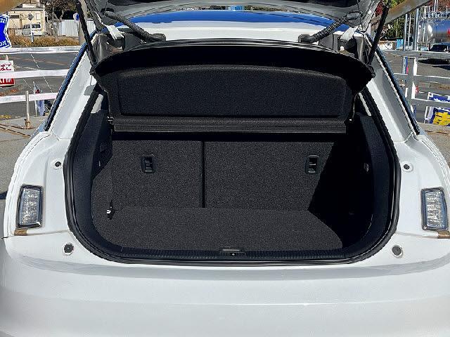 Ａ１ アドマイアードプラスリミテッド　禁煙車・純正ナビ・フルセグＴＶ・Ｂｌｕｅｔｏｏｔｈ・ＤＶＤ再生・１７インチアルミホイール・ＨＩＤヘッドライト・フォグランプ・バックフォグランプ・キーフリー・プッシュスタート・オートライト（23枚目）