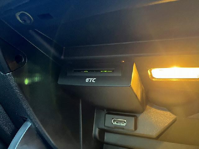 Ａ１ アドマイアードプラスリミテッド　禁煙車・純正ナビ・フルセグＴＶ・Ｂｌｕｅｔｏｏｔｈ・ＤＶＤ再生・１７インチアルミホイール・ＨＩＤヘッドライト・フォグランプ・バックフォグランプ・キーフリー・プッシュスタート・オートライト（24枚目）