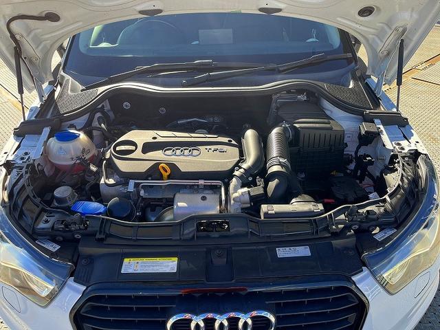 Ａ１ アドマイアードプラスリミテッド　禁煙車・純正ナビ・フルセグＴＶ・Ｂｌｕｅｔｏｏｔｈ・ＤＶＤ再生・１７インチアルミホイール・ＨＩＤヘッドライト・フォグランプ・バックフォグランプ・キーフリー・プッシュスタート・オートライト（44枚目）