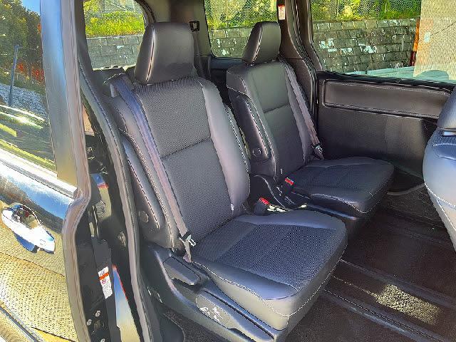 エスクァイア Ｇｉ　トヨタセーフティセンス・モデリスタエアロ・フリップダウンモニター・両側パワースライドドア・純正ナビ・フルセグＴＶ・Ｂｌｕｅｔｏｏｔｈ・レザーシート・ＬＥＤヘッドライト・シートヒーター（10枚目）