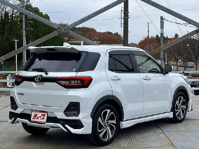 ライズ Z 禁煙車・モデリスタエアロ・衝突軽減ブレーキ・純正9インチナビ・ドラレコ・LEDヘッドライト・シートヒーター・オートライト・純正17インチアルミ・ブラインドスポットモニター(6枚目)