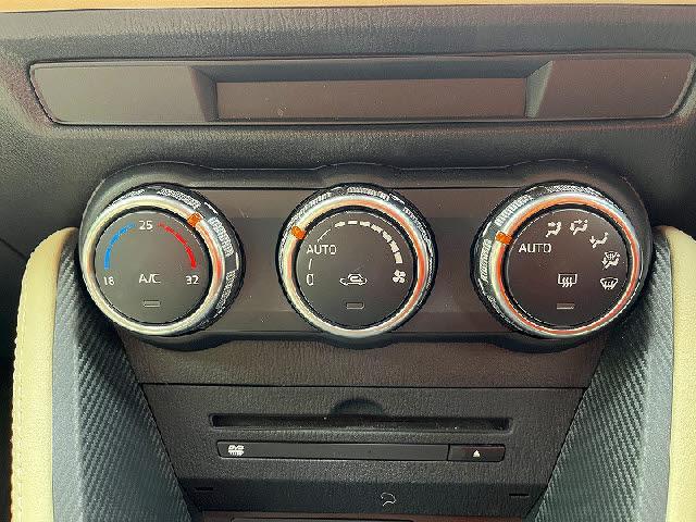 デミオ XDツーリング Lパッケージ 禁煙車・衝突軽減ブレーキ・純正ナビ・フルセグTV・Bluetooth・バックカメラ・ETC・クルーズコントロール・レザーシート・純正アルミホイール・キーフリー(22枚目)