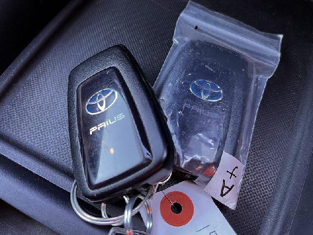 プリウス Ｓ　禁煙車・衝突軽減ブレーキ・Ｂｌｕｅｔｏｏｔｈ・バックカメラ・ＬＥＤヘッドライト・オートハイビーム・パーキングソナー・キーフリー・アルミホイール・ＤＶＤ再生（18枚目）