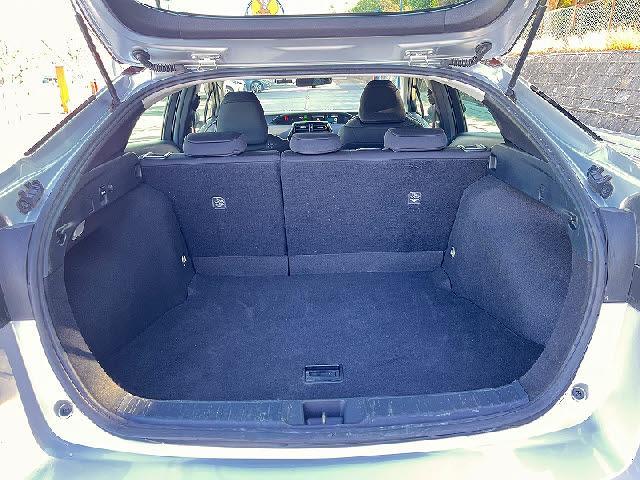 プリウス Ｓ　禁煙車・衝突軽減ブレーキ・Ｂｌｕｅｔｏｏｔｈ・バックカメラ・ＬＥＤヘッドライト・オートハイビーム・パーキングソナー・キーフリー・アルミホイール・ＤＶＤ再生（26枚目）