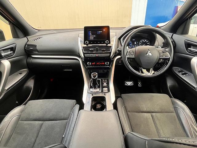 エクリプスクロスPHEV P P 衝突被害軽減ブレーキ レーザークルーズ 純正ナビゲーション 全方位モニター ハンドルヒーター 両席シートヒーター パワーシート パドルシフト LEdヘッドライト 4WD ハーフレザー(3枚目)