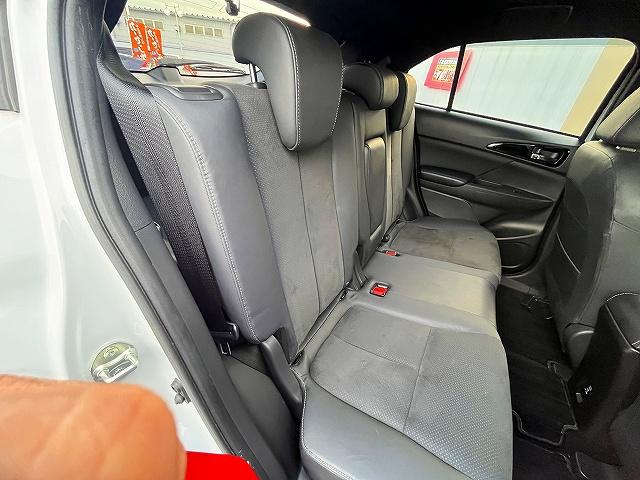 エクリプスクロスPHEV P P 衝突被害軽減ブレーキ レーザークルーズ 純正ナビゲーション 全方位モニター ハンドルヒーター 両席シートヒーター パワーシート パドルシフト LEdヘッドライト 4WD ハーフレザー(7枚目)