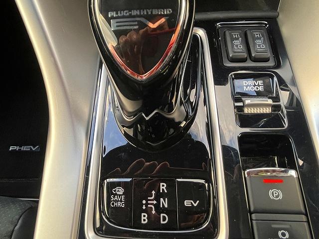 エクリプスクロスPHEV P P 衝突被害軽減ブレーキ レーザークルーズ 純正ナビゲーション 全方位モニター ハンドルヒーター 両席シートヒーター パワーシート パドルシフト LEdヘッドライト 4WD ハーフレザー(21枚目)