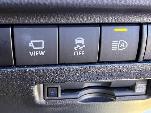 ハリアー Z レザーパッケージ Zレザーパッケージ トヨタセーフティセンス JBLサウンドシステム レザーシート クルコン 横滑り防止機能 パワーバックドア シートヒーター ステアリングヒーター 全方位モニター 純正ナビ ETC(12枚目)