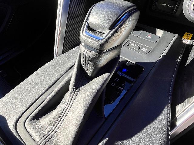 ハリアー Z レザーパッケージ Zレザーパッケージ トヨタセーフティセンス JBLサウンドシステム レザーシート クルコン 横滑り防止機能 パワーバックドア シートヒーター ステアリングヒーター 全方位モニター 純正ナビ ETC(21枚目)