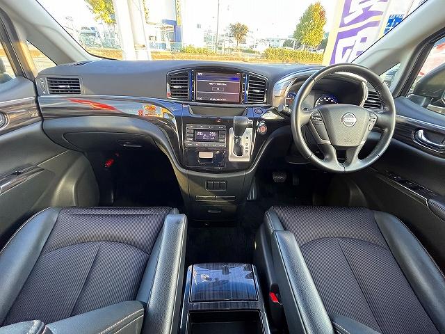 エルグランド 250ハイウェイスターS ハイウェイスターS 純正ナビゲーション フルセグTV バックモニター 両側パワースライドドア LEDヘッドライト キーフリー プッシュスタート 横滑り防止機能 クルーズコントロール ステリモ(3枚目)