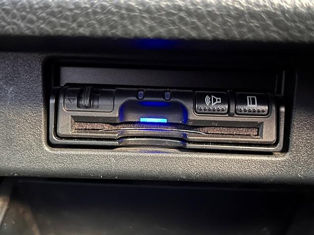 エルグランド 250ハイウェイスターS ハイウェイスターS 純正ナビゲーション フルセグTV バックモニター 両側パワースライドドア LEDヘッドライト キーフリー プッシュスタート 横滑り防止機能 クルーズコントロール ステリモ(13枚目)