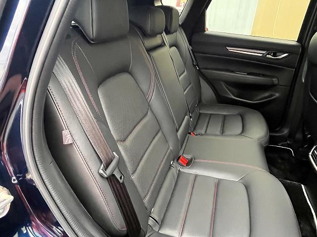 ＣＸ－５ ２５Ｓ　スポーツアピアランス　２５Ｓスポーツアピアランス　４ＷＤ　純正ＳＤナビゲーション　全方位モニター　ＤＶＤ視聴　ヘッドアップディスプレイ　シートヒーター　ハンドルヒーター　パワーシート　パワーバックドア　衝突被害軽減ブレーキ（7枚目）