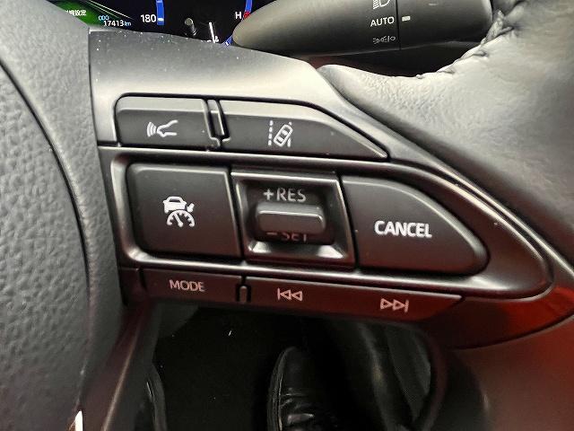 ヤリスクロス ハイブリッドＺ　ハイブリッドＺ　モデリスタエロ　ディスプレイオーディオ　ステアリングヒーター　両席シートヒーター　衝突被害軽減ブレーキ　ハーフレザーシート　全方位モニター　ＬＥＤヘッドライト　パワーシート　ＥＴＣ（12枚目）