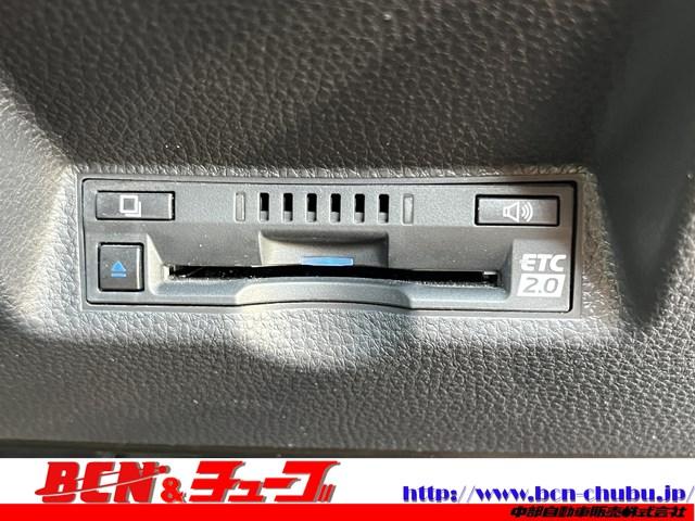 ヤリスクロス ハイブリッドＺ　ハイブリッドＺ　純正ディスプレイオーディオナビ　フルセグＴＶ　バックカメラ　パワーシート　クルコン　ステリモ　ＥＴＣ２．０　衝突被害軽減ブレーキ　シートヒーター　純正アルミホイール　横滑り防止機能（19枚目）